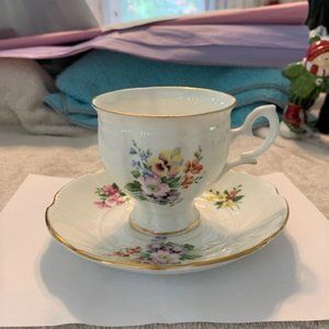 Crown Staffordshire Teacup/Saucer